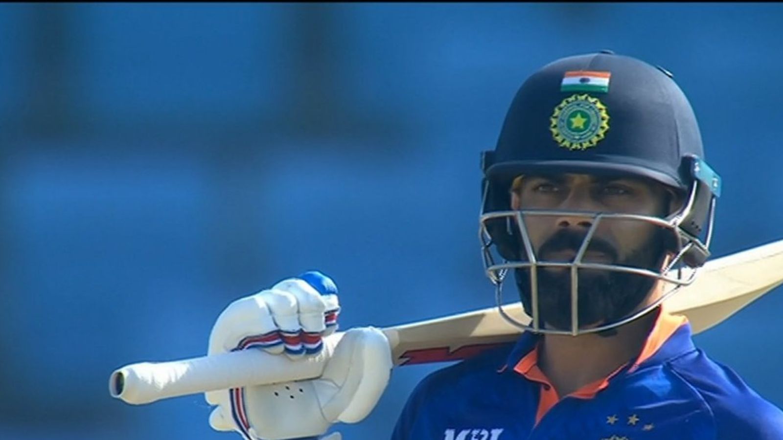 विराट कोहली ने 3 साल और 4 महीने बाद लगाया वनडे शतक, रिकी पोंटिंग का रिकॉर्ड तोड़ा विराट कोहली ने 3 साल और 4 महीने बाद लगाया वनडे शतक, रिकी पोंटिंग का रिकॉर्ड तोड़ा