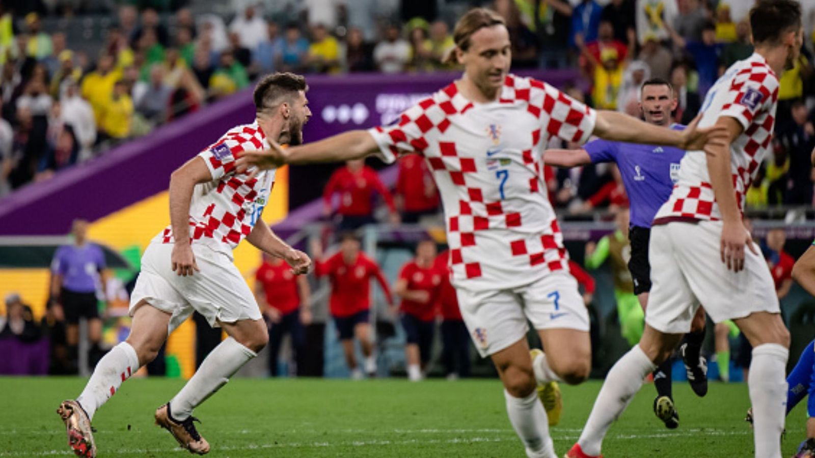 FIFA World Cup : ब्राजील और जापान जैसी टीमों को हराकर कैसे सेमीफाइनल पहुंची क्रोएशिया, जानें उनका सफर FIFA World Cup : ब्राजील और जापान जैसी टीमों को हराकर कैसे सेमीफाइनल पहुंची क्रोएशिया, जानें उनका सफर