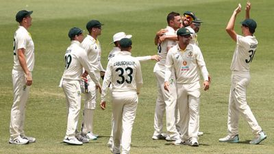 AUS vs SA: ऑस्ट्रेलिया का धाकड़ खिलाड़ी साउथ अफ्रीका से पहले टेस्ट से बाहर, अब कौन लेगा जगह? SportsTak Hindi