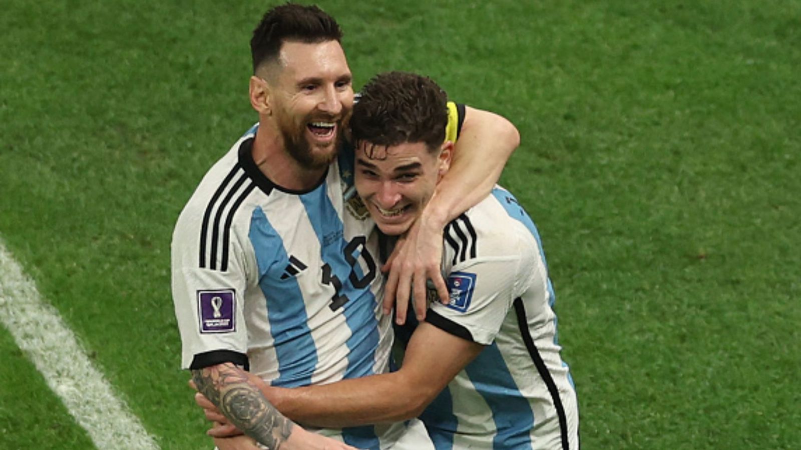 FIFA World Cup : मेसी के मैजिक से फाइनल में पहुंची अर्जेंटीना, सेमीफाइनल में 3-0 से क्रोएशिया को रौंदा FIFA World Cup : मेसी के मैजिक से फाइनल में पहुंची अर्जेंटीना, सेमीफाइनल में 3-0 से क्रोएशिया को रौंदा