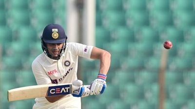 INDvsBAN: शुभमन गिल डेब्यू सीरीज के बाद फिफ्टी लगाना भूले, शतक तो दूर 9 टेस्ट में केवल 2 बार 50 पार SportsTak Hindi