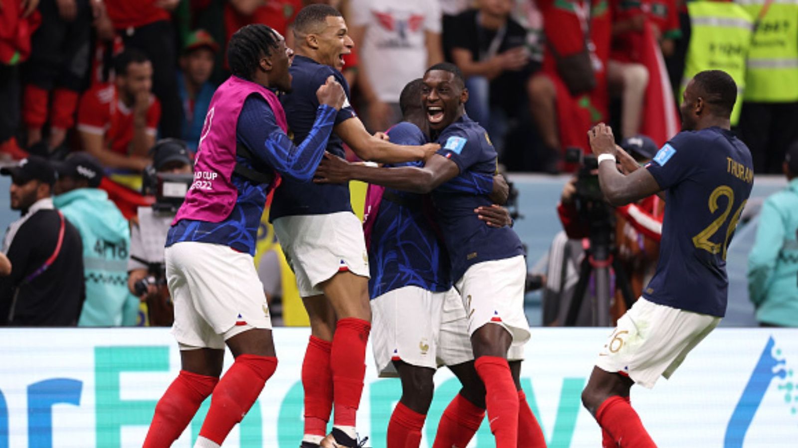 FIFA World Cup : सिर्फ 5 मिनट में मोरक्को की मजबूत दीवार गिरा कर फ्रांस ने फाइनल में बनाई जगह, 60 साल बाद हुआ ये करिश्मा FIFA World Cup : सिर्फ 5 मिनट में मोरक्को की मजबूत दीवार गिरा कर फ्रांस ने फाइनल में बनाई जगह, 60 साल बाद हुआ ये करिश्मा