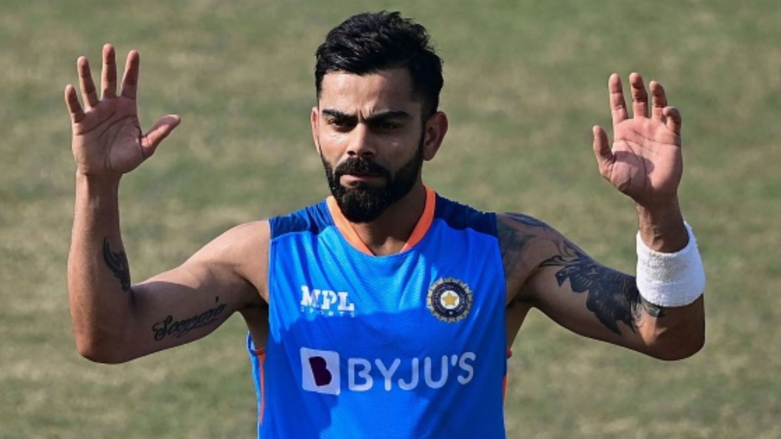 Ind vs Ban : बांग्लादेश के खिलाफ सिर्फ एक रन बना पाए विराट कोहली तो कोच द्रविड़ ने कह दी ये बड़ी बात Ind vs Ban : बांग्लादेश के खिलाफ सिर्फ एक रन बना पाए विराट कोहली तो कोच द्रविड़ ने कह दी ये बड़ी बात