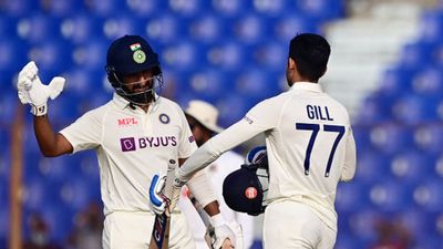 Ind vs Ban : पुजारा-गिल के शतकों से भारत को दिख रही जीत, मुश्किल पिच पर चौथे दिन ही 10 विकेट लेने पर नजरें SportsTak Hindi