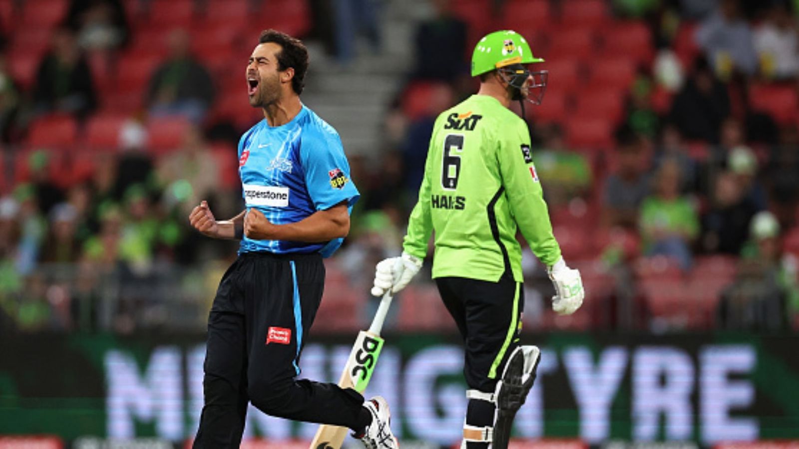 Big Bash League के सारे रिकॉर्ड जमींदोज, 35 गेंदों में सिर्फ 15 रनों पर ढेर हुई सिडनी थंडर, टी20 इतिहास का सबसे कम स्कोर Big Bash League के सारे रिकॉर्ड जमींदोज, 35 गेंदों में सिर्फ 15 रनों पर ढेर हुई सिडनी थंडर, टी20 इतिहास का सबसे कम स्कोर