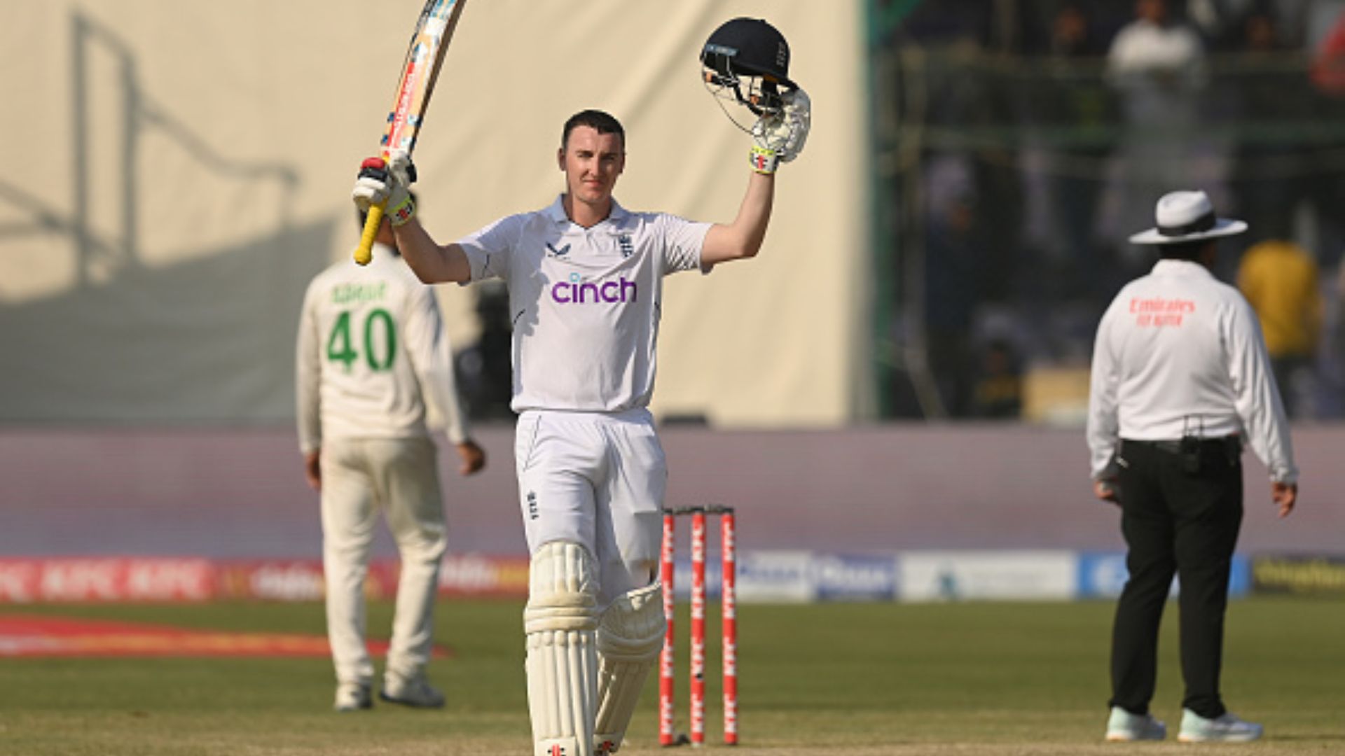 इंग्लिश बल्लेबाज ने पाकिस्तान को खूब धोया, 6 पारियों में ठोके 3 शतक, तोड़ा रणजी का 125 साल पुराना रिकॉर्ड
