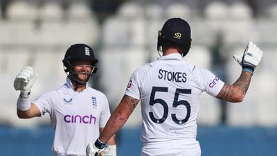 बेन स्टोक्स ने पाकिस्तान फतेह के बाद इस खिलाड़ी की तारीफों के बांधे पुल, जानिए क्या-क्या कहा SportsTak Hindi