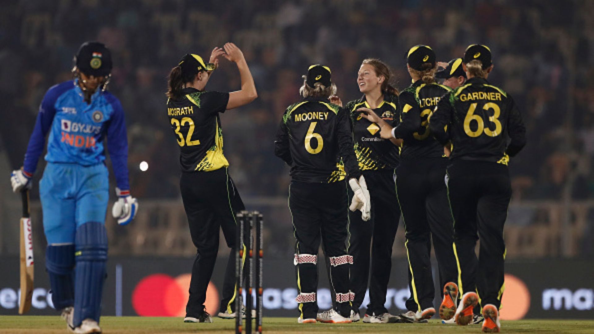 दीप्ति शर्मा की फिफ्टी पर भारी पड़ी हीदर ग्राहम की हैट्रिक, भारत 54 रन से हारा, ऑस्ट्रेलिया ने 4-1 से जीती सीरीज