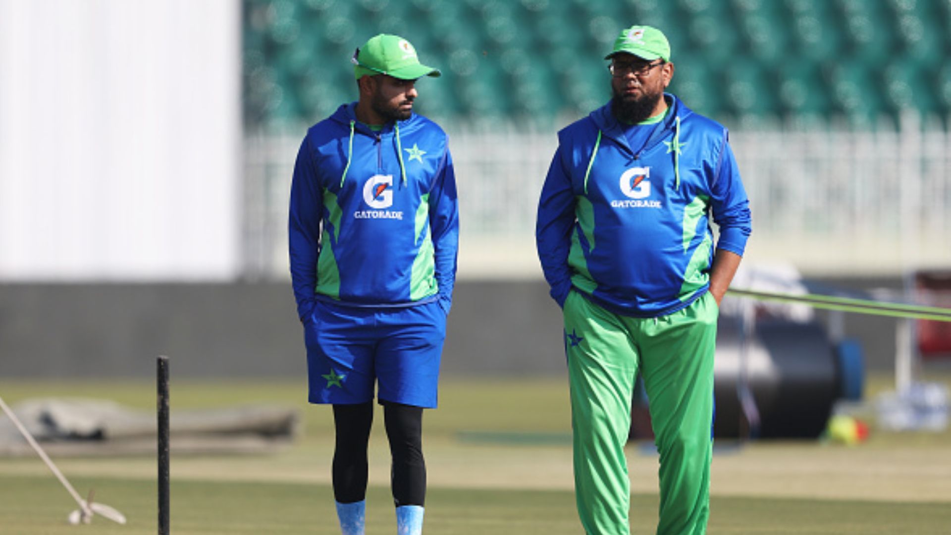 बाबर आजम से छीनी जा सकती है टेस्ट कप्तानी, सकलैन मुश्ताक छोड़ सकते हैं कोच का पद: रिपोर्ट