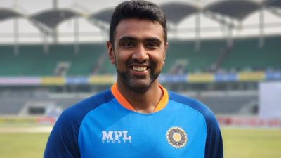 आर अश्विन ने मजाक उड़ाने पर श्रीलंकाई सोशल मीडिया यूजर को सिखाया सबक, बोले- भारत क्रिकेट नहीं खेलता तो... SportsTak Hindi