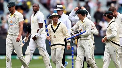 AUS vs SA: 8 साल बाद साउथ अफ्रीका के खिलाफ कंगारुओं ने जीती टेस्ट सीरीज, एक पारी और 182 रन से किया मैच पर कब्जा SportsTak Hindi