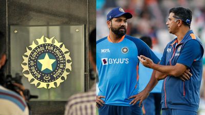 T20 वर्ल्ड कप में हुई किरकिरी पर BCCI का बड़ा कदम जल्द, रोहित-द्रविड़ और लक्ष्मण को देना होगा जवाब SportsTak Hindi