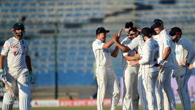 PAK vs NZ: बल्लेबाजों ने बनाए 1300 से ज्यादा रन फिर भी ड्रॉ हो गया मैच, लैथम-कॉन्वे ने उड़ाए बाबर आजम के होश SportsTak Hindi