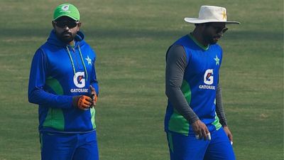 दिल किया कि चाचू को बोलूं, मेरी क्या गलती थी? दिग्गज क्रिकेटर से तुलना पर पाकिस्तानी बल्लेबाज ने निकाली भड़ास SportsTak Hindi