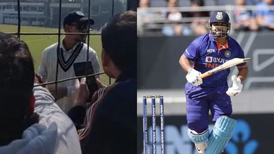 बीच मैच में जब ईशान किशन को फैंस ने दी पंत के एक्सीडेंट की खबर, कुछ ऐसा था रिएक्शन, VIDEO SportsTak Hindi