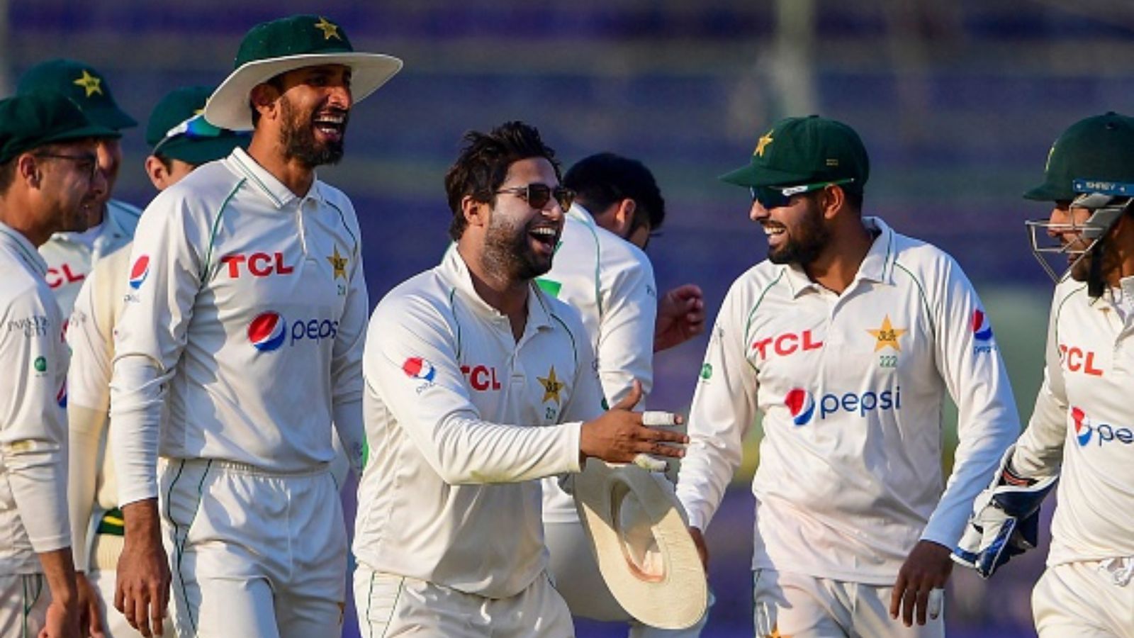 PAK vs NZ: डेवॉन कॉन्वे ने साल के दूसरे ही दिन ठोका शतक, न्यूजीलैंड ने 75 रन में 5 विकेट गंवाकर पाकिस्तान को दिया मौका PAK vs NZ: डेवॉन कॉन्वे ने साल के दूसरे ही दिन ठोका शतक, न्यूजीलैंड ने 75 रन में 5 विकेट गंवाकर पाकिस्तान को दिया मौका