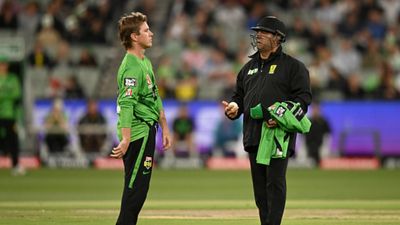 BBL: ऑस्ट्रेलियाई स्पिनर एडम जैंपा ने नॉन स्ट्राइक पर बल्लेबाज को किया रन आउट, अंपायर ने नहीं दिया आउट, जानिए क्यों SportsTak Hindi