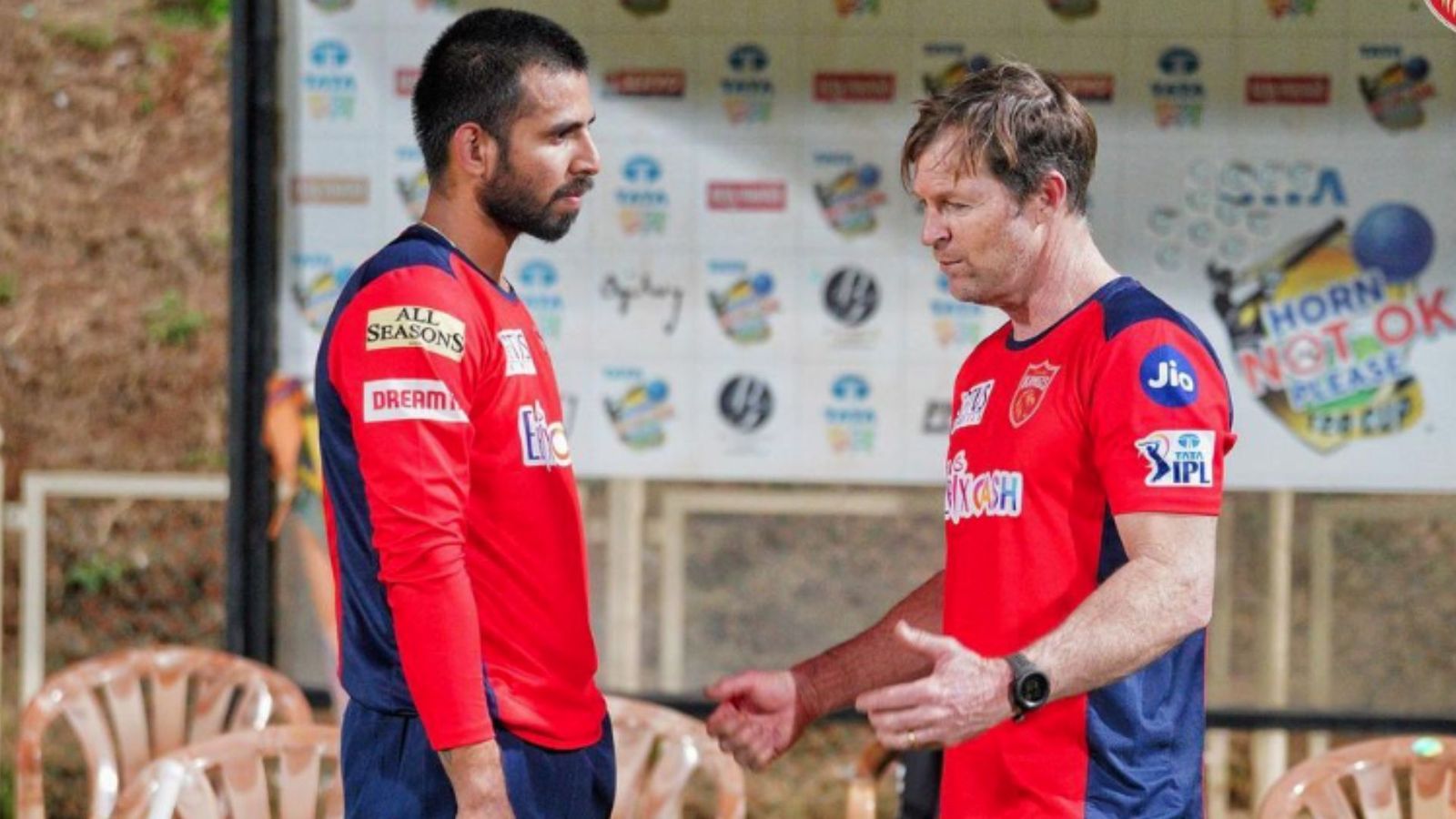 मुंबई इंडियंस ने की बेकद्री, 4 साल IPL से रहा बाहर, जानिए कौन है अब टीम इंडिया में शामिल होने वाला ये धुरंधर ? मुंबई इंडियंस ने की बेकद्री, 4 साल IPL से रहा बाहर, जानिए कौन है अब टीम इंडिया में शामिल होने वाला ये धुरंधर ?