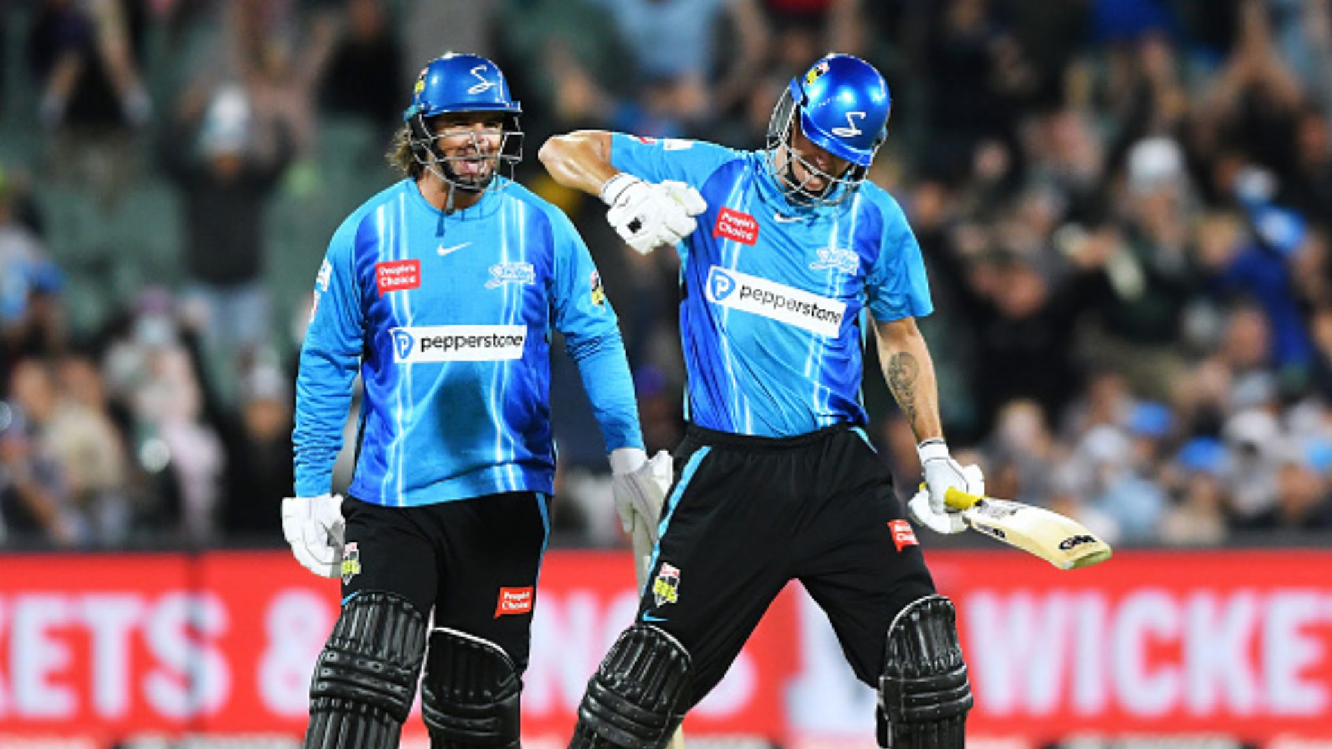 बिग बैश लीग में बल्लेबाजों ने लूटा मेला, 230 रन का लक्ष्य बना खिलौना, कप्तान के शतक से जीती राशिद खान की टीम