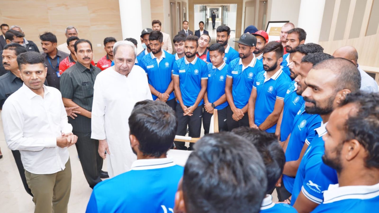 भारत ने जीता हॉकी वर्ल्ड कप 2023 तो बरसेंगे पैसे, ओडिशा सरकार ने किया एक करोड़ देने का ऐलान भारत ने जीता हॉकी वर्ल्ड कप 2023 तो बरसेंगे पैसे, ओडिशा सरकार ने किया एक करोड़ देने का ऐलान