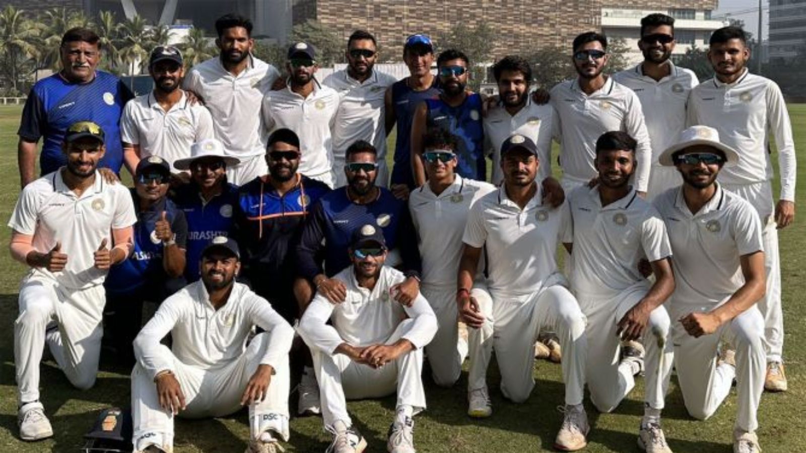 Ranji Trophy: दिल्ली 3 दिन में ही सौराष्ट्र के हाथों पारी और 214 रन से हारी, प्लेट ग्रुप में जाने का मंडराया खतरा Ranji Trophy: दिल्ली 3 दिन में ही सौराष्ट्र के हाथों पारी और 214 रन से हारी, प्लेट ग्रुप में जाने का मंडराया खतरा