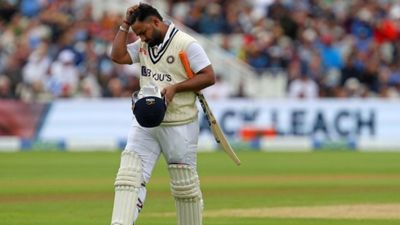 बड़ी खबर : ऋषभ पंत की मुंबई में तीन घंटे तक चली सर्जरी, अब हेल्थ पर आई बड़ी अपडेट SportsTak Hindi