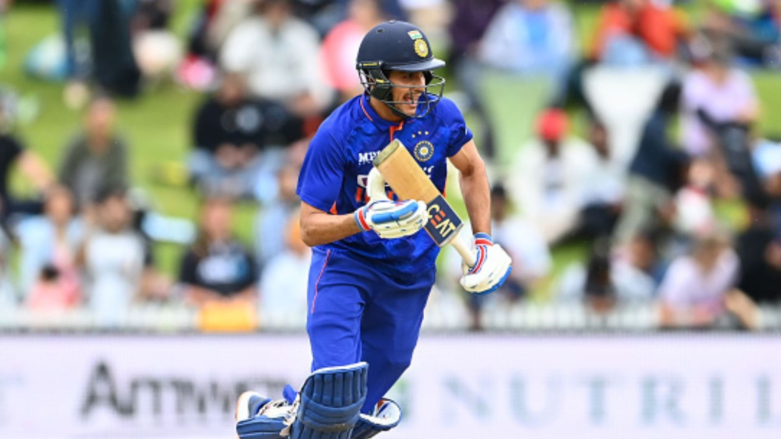 Ind vs SL : तीसरे T20I से शुभमन गिल को करो बाहर, पूर्व दिग्गज ने धोनी के ओपनर का सुझाया नाम Ind vs SL : तीसरे T20I से शुभमन गिल को करो बाहर, पूर्व दिग्गज ने धोनी के ओपनर का सुझाया नाम