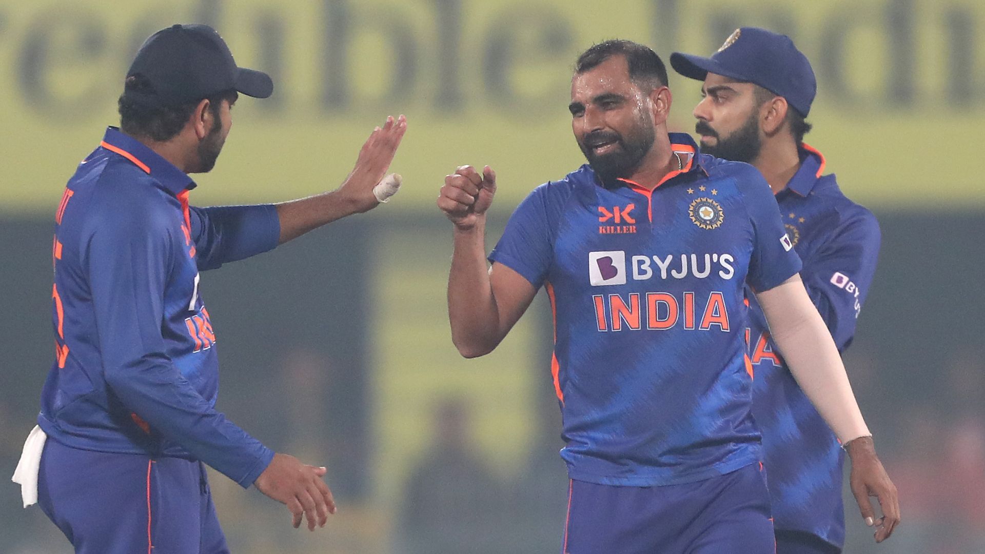 INDvsSL: कोहली के शतक के बाद भारत के विराट स्कोर तले दबा श्रीलंका, शनाका की हिम्मती पारी ने जीता दिल