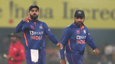 टीम इंडिया के लिए पहले वनडे में जीत के बाद भी बजी खतरे की घंटी, इन 5 वजहों ने दिया सिरदर्द SportsTak Hindi