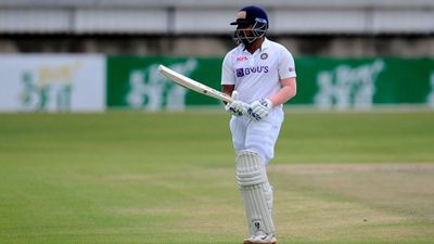 Ranji Trophy : 379 रनों की ताबड़तोड़ पारी से पृथ्वी शॉ निकले संजय मांजरेकर से आगे, जानिए फिर भी किससे रह गए पीछे ? SportsTak Hindi