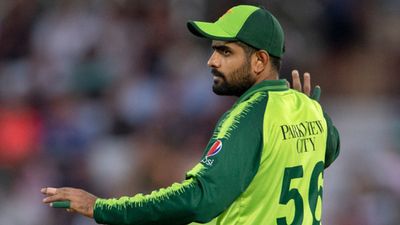 'पाकिस्तान के कप्तान बाबर आजम को कमजोर किया जा रहा है...', पूर्व कोच मिस्बाह ने क्यों कहा ऐसा ? SportsTak Hindi