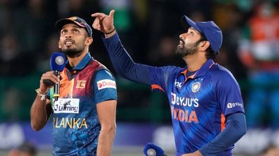 Ind vs SL, 3rd ODI : भारत ने जीता टॉस, रोहित शर्मा ने 'Playing XI' में सूर्यकुमार यादव को दिया मौका तो उपकप्तान हुआ बाहर SportsTak Hindi