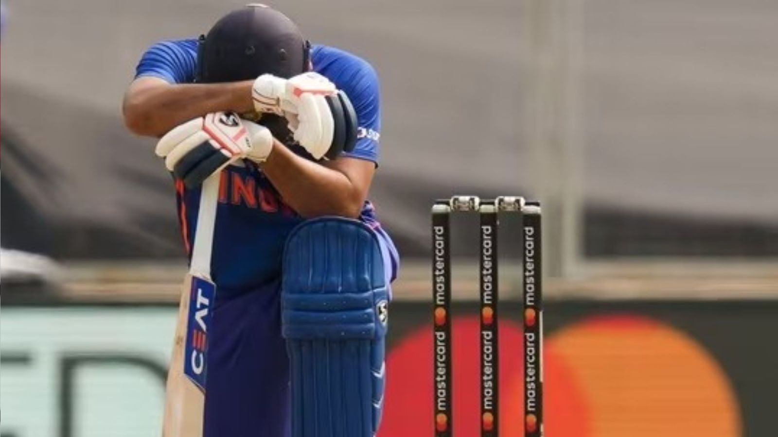 IND vs SL: रोहित शर्मा की खराब फॉर्म पर गौतम गंभीर ने साधा निशाना, कहा- 50 पारी बहुत होती है, इन्हें भी विराट... IND vs SL: रोहित शर्मा की खराब फॉर्म पर गौतम गंभीर ने साधा निशाना, कहा- 50 पारी बहुत होती है, इन्हें भी विराट...