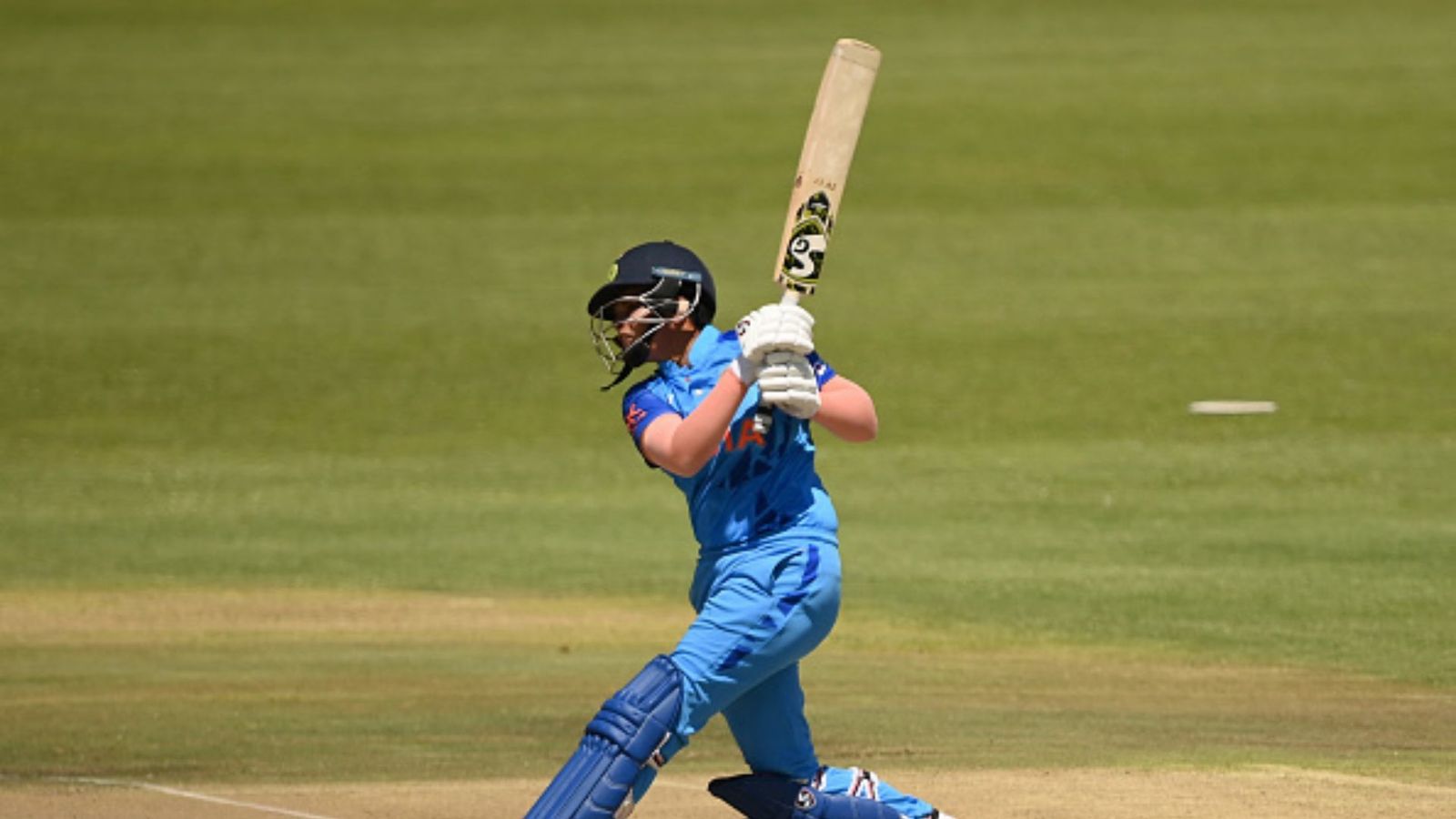 U19 WWC: नहीं थम रहा शेफाली वर्मा का तूफान, अब यूएई के खिलाफ की चौके- छक्के की बरसात, 34 गेंदों पर खूब कूटे रन U19 WWC: नहीं थम रहा शेफाली वर्मा का तूफान, अब यूएई के खिलाफ की चौके- छक्के की बरसात, 34 गेंदों पर खूब कूटे रन