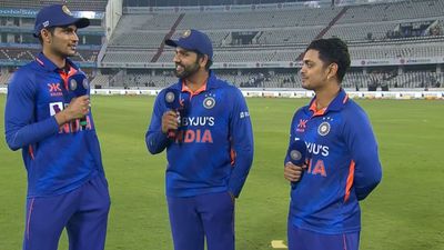 शुभमन गिल का इशान किशन पर बड़ा खुलासा, कहा- हमारी रोज लड़ाई होती है, उसे गाली देकर बोलता हूं कि... SportsTak Hindi