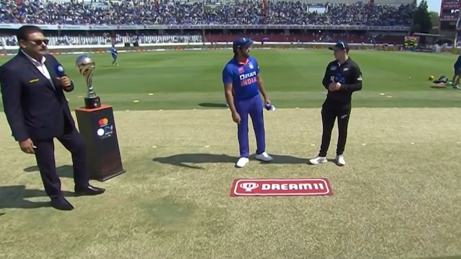 IND vs NZ, 2nd ODI, Toss Update : भारत करेगा पहले गेंदबाजी, सामने आई दोनों टीमों की 'Playing XI' IND vs NZ, 2nd ODI, Toss Update : भारत करेगा पहले गेंदबाजी, सामने आई दोनों टीमों की 'Playing XI'