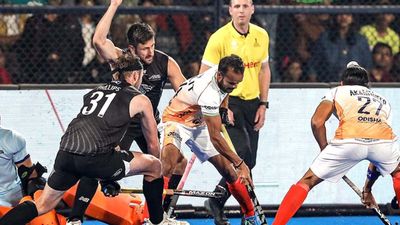 भारत हॉकी वर्ल्ड कप 2023 से बाहर, 12वीं रैंक वाले न्यूजीलैंड ने सडन डेथ में दी शिकस्त, 48 साल बाद भी नहीं मिला मेडल SportsTak Hindi