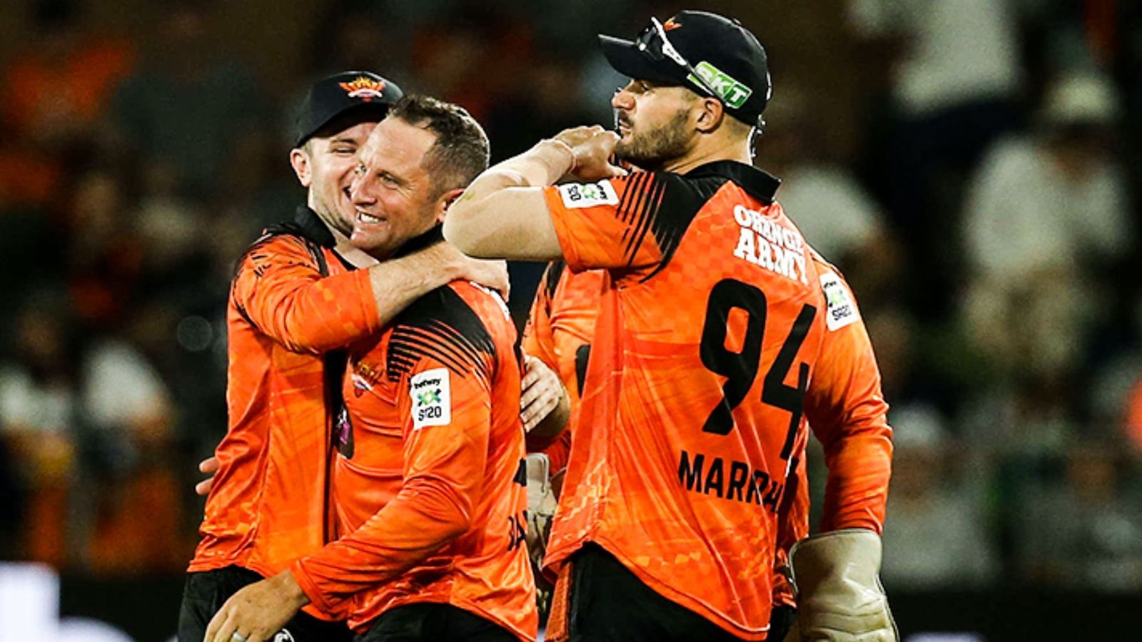 RCB के पूर्व गेंदबाज ने 6 विकेट लेकर सनराइजर्स के लिए किया बवाल प्रदर्शन, 86 पर ढेर हुई डी कॉक की टीम RCB के पूर्व गेंदबाज ने 6 विकेट लेकर सनराइजर्स के लिए किया बवाल प्रदर्शन, 86 पर ढेर हुई डी कॉक की टीम