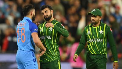 ICC ने किया 'ODI टीम ऑफ द ईयर ' 2022 का ऐलान, केवल 2 भारतीय को मिली जगह
SportsTak Hindi