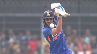 INDvsNZ: शुभमन गिल ने उड़ाई सेंचुरी, लगाई शतकों की झड़ी, चार मैच में तीसरी बार 100 रन के पार SportsTak Hindi