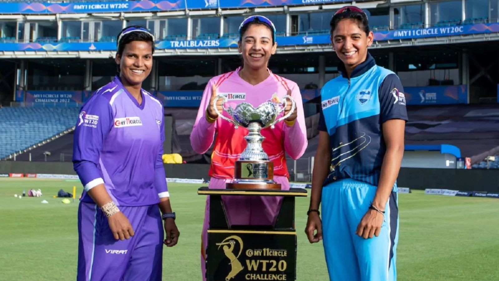 WPL ऑक्शन की इनसाइड स्टोरी, इन शहरों पर लगी सबसे ज़्यादा बोली, फिर भी नहीं मिली टीम! WPL ऑक्शन की इनसाइड स्टोरी, इन शहरों पर लगी सबसे ज़्यादा बोली, फिर भी नहीं मिली टीम!