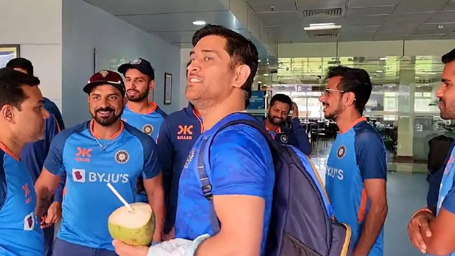 एमएस धोनी ने रांची में दिया टीम इंडिया को स्पेशल सरप्राइज, तुरंत जुट गए सभी खिलाड़ी, BCCI ने किया VIDEO शेयर