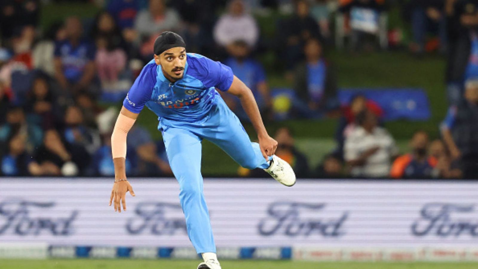 IND vs NZ : अर्शदीप सिंह की 'नो बॉल' बनी टीम इंडिया के हार की विलेन, दिग्गजों ने बताया क्यों हो रहा है ऐसा IND vs NZ : अर्शदीप सिंह की 'नो बॉल' बनी टीम इंडिया के हार की विलेन, दिग्गजों ने बताया क्यों हो रहा है ऐसा