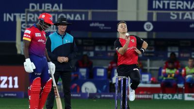 IPL नीलामी में जिसकी हुई बेकद्री उसी ने अब कैपिटल्स को चखाया हार का स्वाद, अंतिम 6 गेंदों में बरपाया कहर, देखें Video SportsTak Hindi