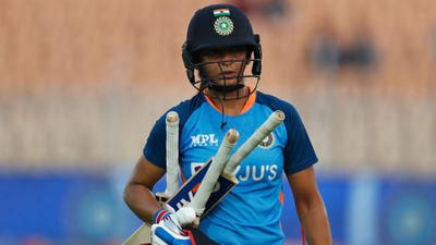 INDw vs SAw : बारिश के चलते रद्द हुआ साउथ अफ्रीका के खिलाफ महिला टीम इंडिया का मैच, अब होगी फाइनल की जंग SportsTak Hindi