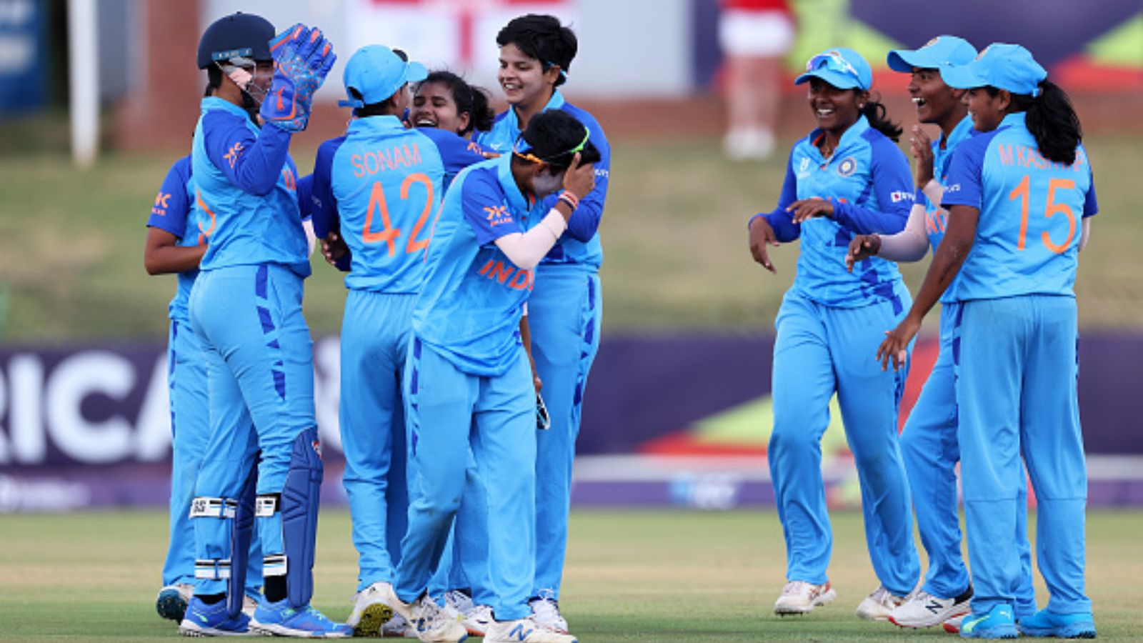 Women's U19 T20 World Cup: भारत की बेटियों ने जीत ली दुनिया, फाइनल में इंग्लैंड को जमींदोज कर बनीं वर्ल्ड चैंपियन Women's U19 T20 World Cup: भारत की बेटियों ने जीत ली दुनिया, फाइनल में इंग्लैंड को जमींदोज कर बनीं वर्ल्ड चैंपियन