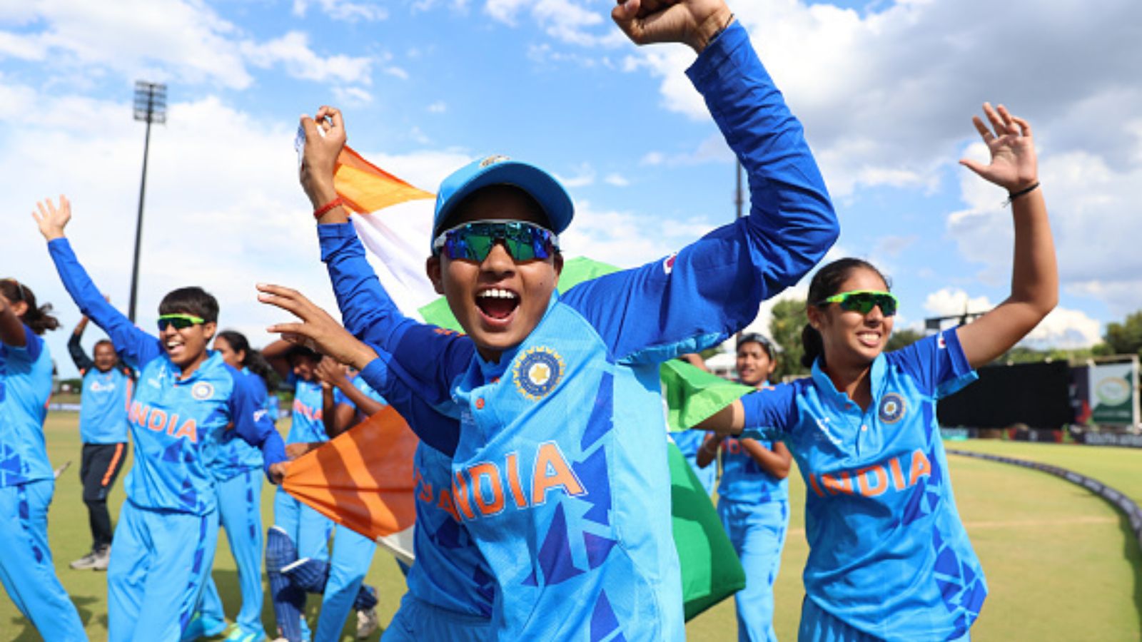 अंडर 19 वर्ल्ड कप जीतने पर टीम इंडिया पर धनवर्षा, जय शाह ने किया करोड़ों रुपये देने का ऐलान अंडर 19 वर्ल्ड कप जीतने पर टीम इंडिया पर धनवर्षा, जय शाह ने किया करोड़ों रुपये देने का ऐलान
