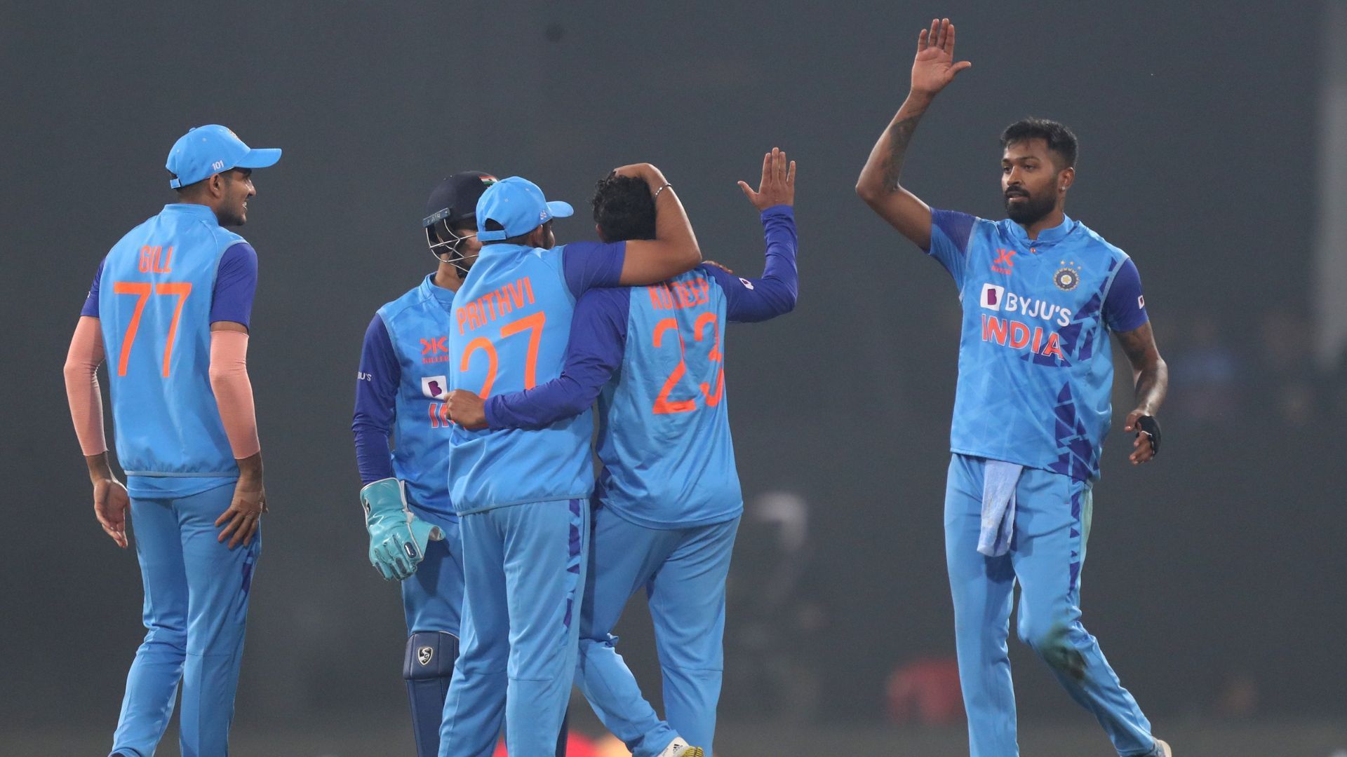 जीत के बाद भी खुश नहीं हैं हार्दिक पंड्या, पिच और क्यूरेटर्स पर निकाली भड़ास, कहा- टी20 क्रिकेट... जीत के बाद भी खुश नहीं हैं हार्दिक पंड्या, पिच और क्यूरेटर्स पर निकाली भड़ास, कहा- टी20 क्रिकेट...