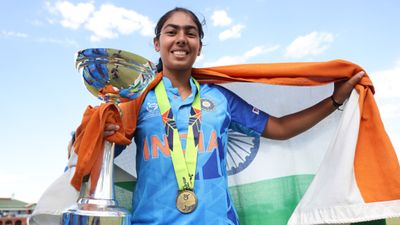 स्केटिंग करते-करते बनीं लेग स्पिनर, 11 विकेट लेकर भारत को बना दिया विश्व विजेता SportsTak Hindi