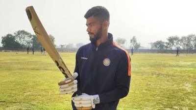 Ranji Trophy : बिना जडेजा व पुजारा के सौराष्ट्र सेमीफाइनल में, 9वें नंबर का जांबाज बना हीरो, गेंद-बल्ले से मचाई तबाही SportsTak Hindi